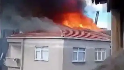 Bağcılar’daki Beş Katlı Bina Yangını: Alevler Çatıyı Sardı
