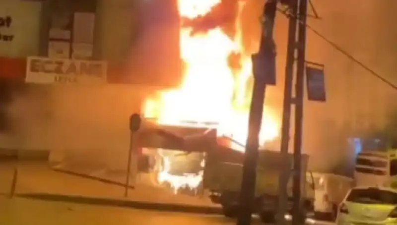 Başakşehir’de Kapalı Alanda Yangın: Panik ve Kurtarma Çabaları