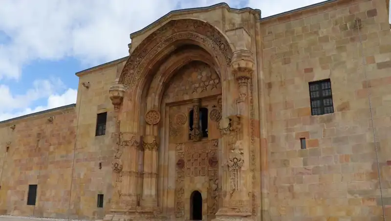 Divriği Ulu Camii ve Darüşşifası: Ziyaretçi Akını ve Tarihi Değerleri