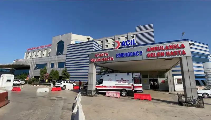 Tavuktan Zehirlenen 225 İşçi Taburcu Oldu, Ancak Nedenleri Araştırılıyor