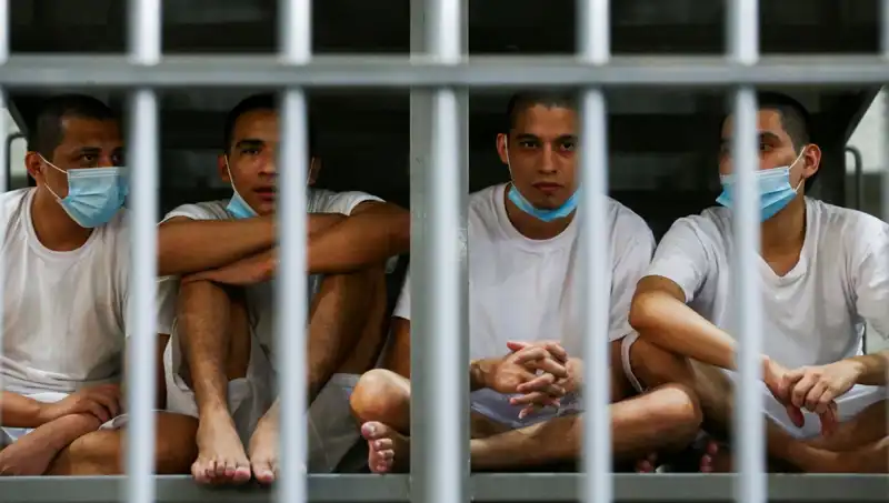 El Salvador’un Venezuela’ya Siyasi Tutuklu Teklifi: Neler Oluyor?