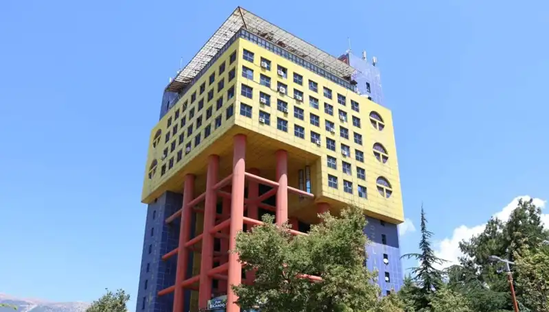 Dünyanın En Saçma Binasının Yerine Yeni Bir Şaheser: İnşaat Başladı!