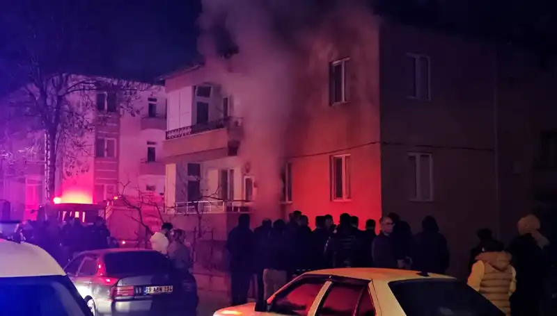 Çorum’da Yangın Paniği: Apartmanda 10 Kişi Dumandan Etkilendi!