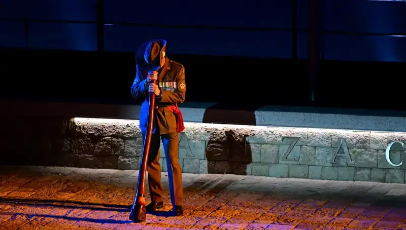 Anzak Koyu'nda Yapılan "Şafak Ayini": Bir Anma, Bir Birliktelik