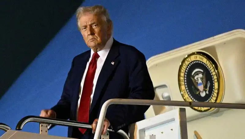 Katar'dan Trump'a Uçan 400 Milyon Dolarlık Jet Ortaya Çıktı!