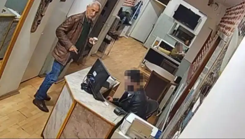 Özgür Özel’e Saldıran Selçuk Tengioğlu'nun Olay Anına Ait Son Görüntüleri Ortaya Çıktı