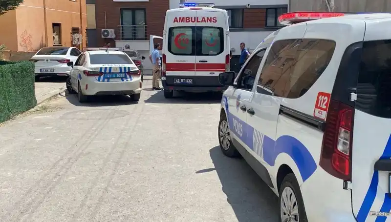 Bıçaklı Kavgada Kardeşler ve Polis Yaralandı: Olayın Ayrıntıları Ne?