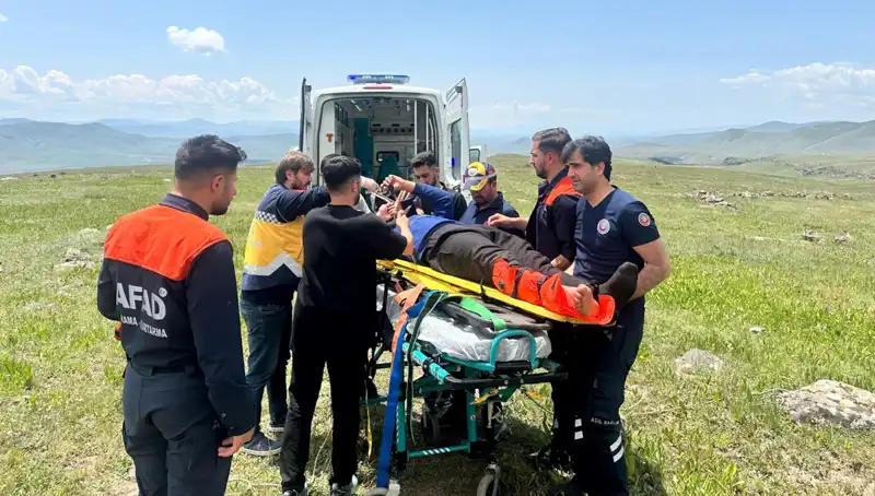 Kayalıkta Düşen Çobana İnanılmaz Kurtarma Operasyonu Başladı!