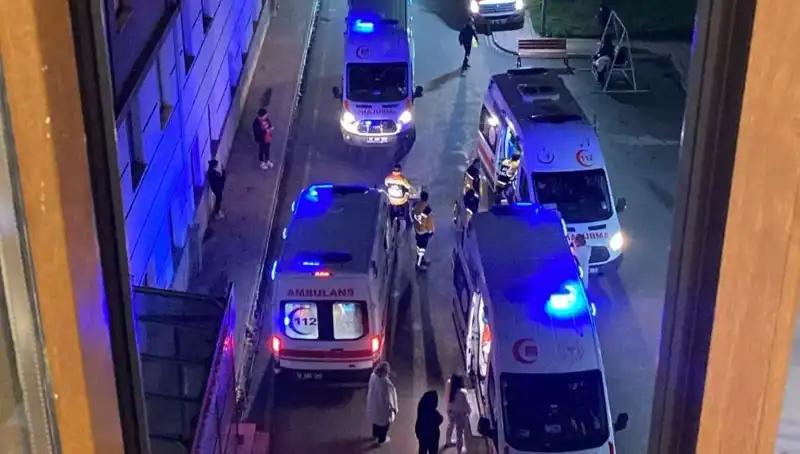 Okul Akşam Yemeğinden Zehirlenen 53 Öğrenci Hastaneye Kaldırıldı