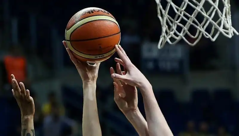 Kadınlar Basketbolunda Heyecan Doruğa Çıkıyor: Fenerbahçe-Beşiktaş Yarı Final Serisi Başlıyor!