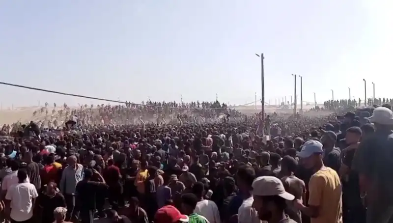 İsrail, Yardım Talep Eden Filistinlilere Saldırdı: 30'un Üzerinde Can Kaybı
