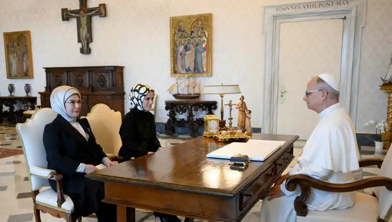 Emine Erdoğan ve Papa Leo'nun Gizemli Buluşması: Gazze Üzerine Kritik Görüşmeler