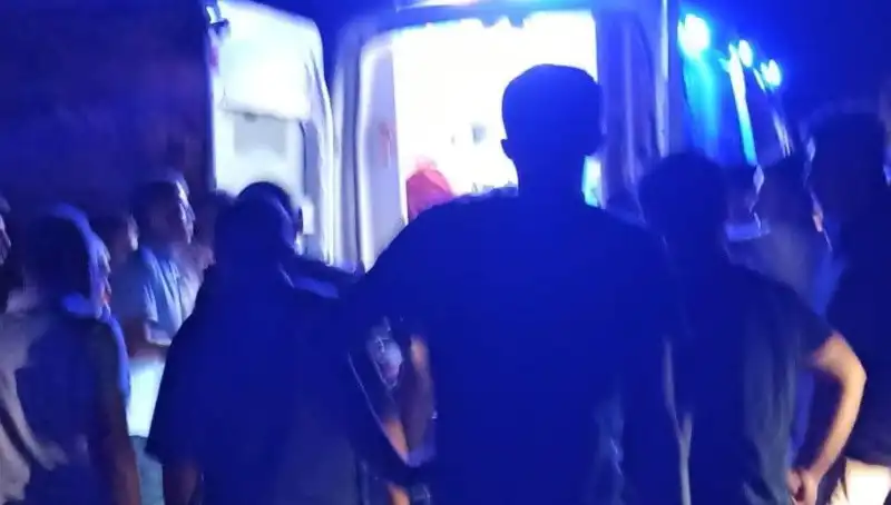 Otomobille uçuruma düşen sürücü kurtuldu, ama nasıl?