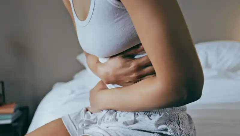 22 Yaşında Bağırsak Kanseri: Görmezden Gelinen Belirti Hayatı Değiştirdi