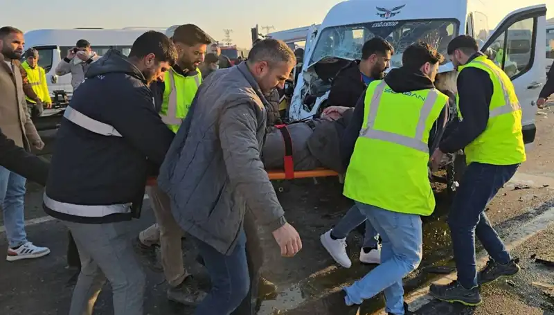 İki İşçi Servisi Kafa Kafaya Çarpıştı: Kazanın Ayrıntıları Ortaya Çıktı