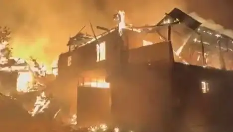 Çankırı'da Korkutan Yangın: Altı Ev ve Bir Ahır Yanarak Küle Döndü