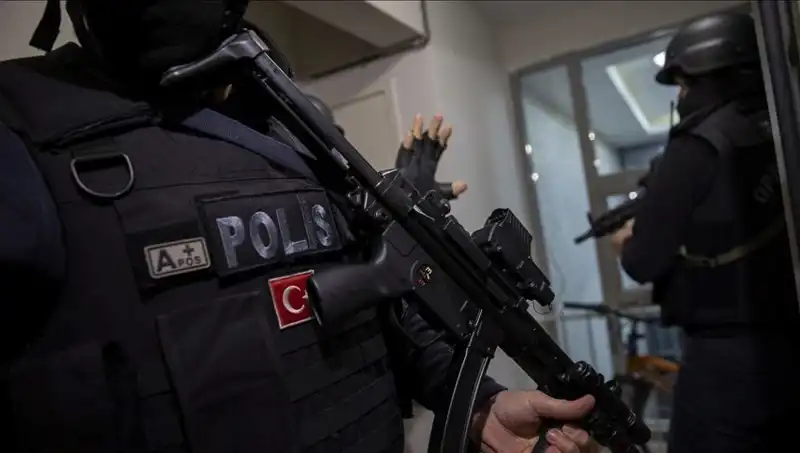 Samsun'da Narkotik Ekipleri 3 Bin 962 Sentetik Ecza Hapı Ele Geçirdi