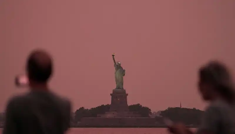 Kanada Yangınları: New York'u Karanlığa Saran Dumanların Nedenleri ve Sonuçları