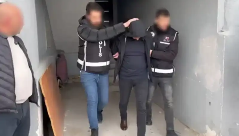 Dört İlde Dört Çeteye Dev Operasyon: Silah ve Patlayıcılar Ele Geçirildi!