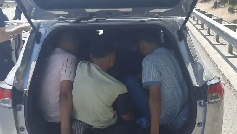 Bagajda Eşya Değil, Düzensiz Göçmen Çıktı: 1 Kişi Tutuklandı