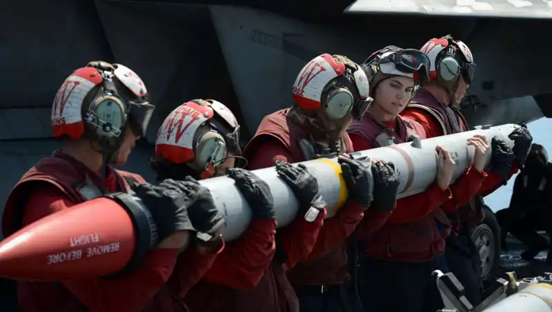 Amerikan Füzeleri Suudi Arabistan’a Doğru Yola Ç çıktı: Stratejik Gelişmeler