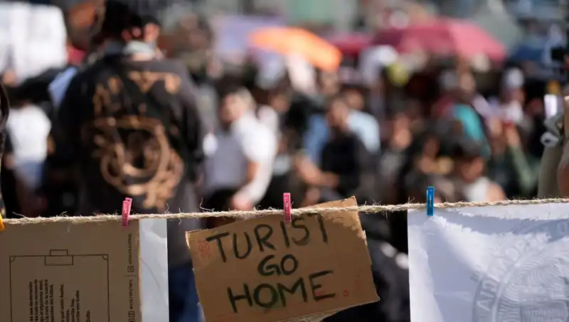 Meksika'da Turist Akınına Tepki: "Evlerimizi Çalmayı Bırakın!"