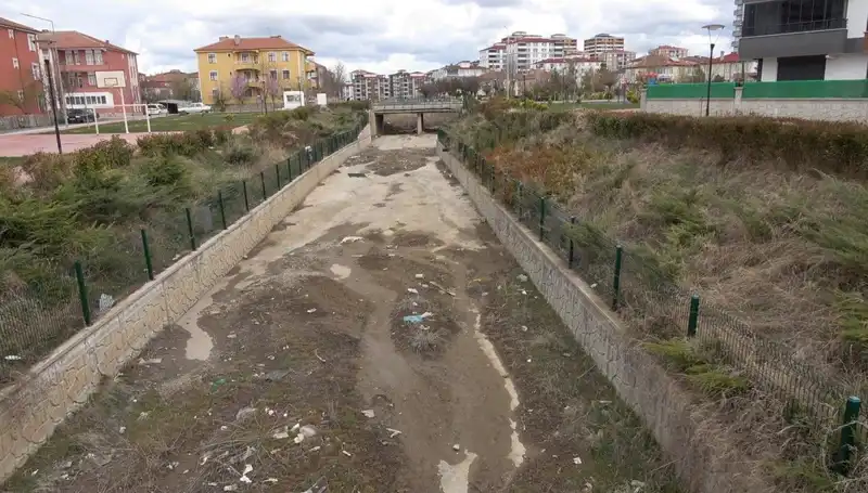 Kuraklık Riskleri: Coşkun Akarsu Akışları Tehlikeye Giriyor