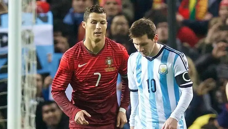Ronaldo'nun Şansı Kolları Sarması: Messi'yi Geride Bıraktı!