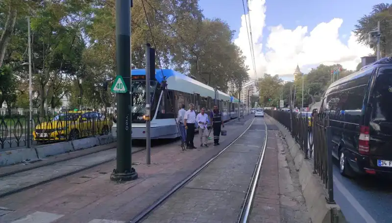 Beyoğlu’nda Tramvayın Çarptığı Yaya Hayatını Kaybetti
