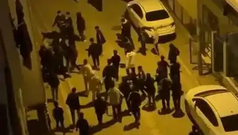 Esenyurt'ta Sopalı Kavga: Gençler Arasında Mahalle Baskını Gerginliği