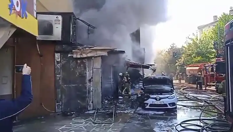 Ümraniye'de Hediyelik Eşya Dükkanında Korkutan Yangın: Detaylar Ortaya Çıktı