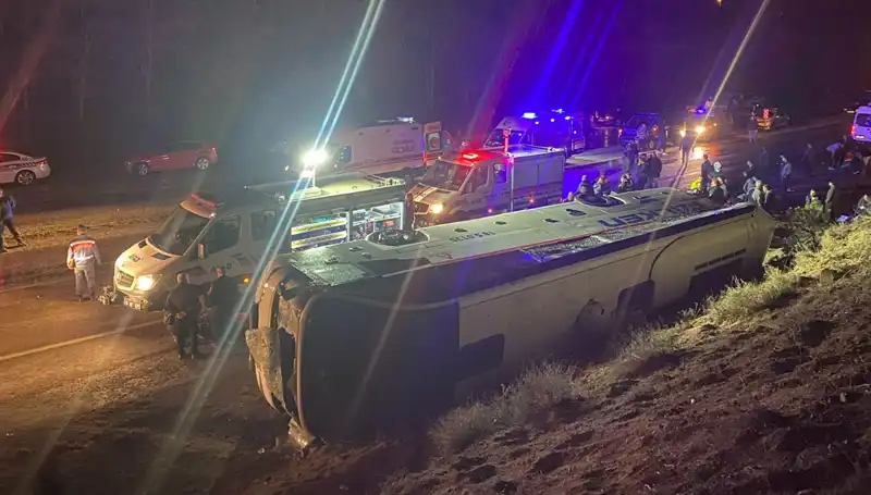 İşçi Servisi Şarampole Devrildi: Kazada 23 Kişi Yaralandı