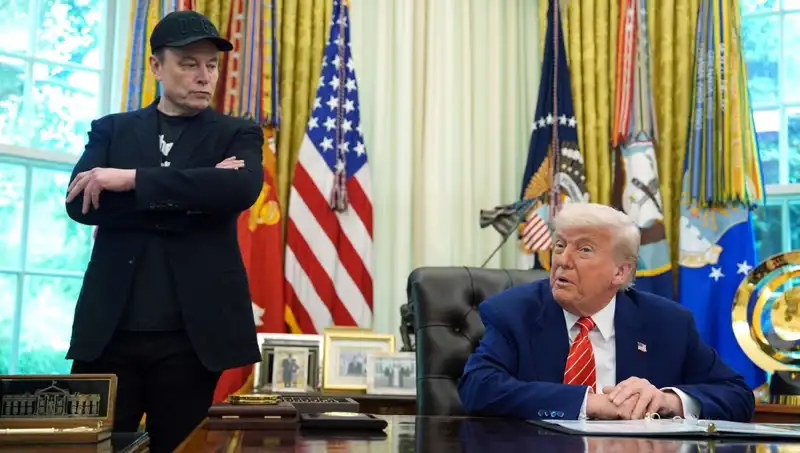 Trump'a Şok Anket Sonuçları: Cumhuriyetçi Seçmenler Musk'ın Partisini Tercih Ediyor