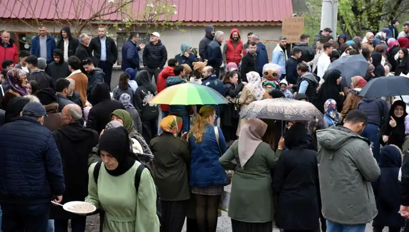 12 Bin Kişiyle Büyüleyici Bir Geleneği Yaşatmak: Bayramlaşma Coşkusu!