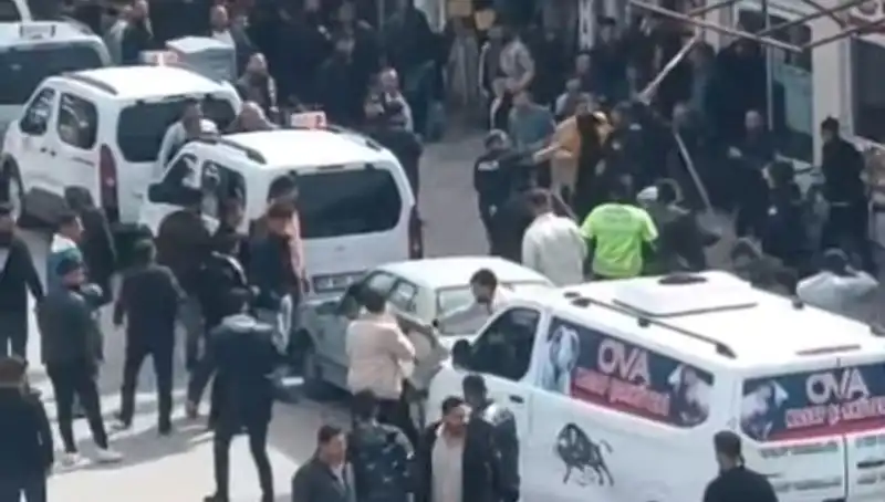 Erciş’te Taşlı Sopalı Kavga: 7 Kişi Gözaltına Alındı, Olayın Nedeni Ne?