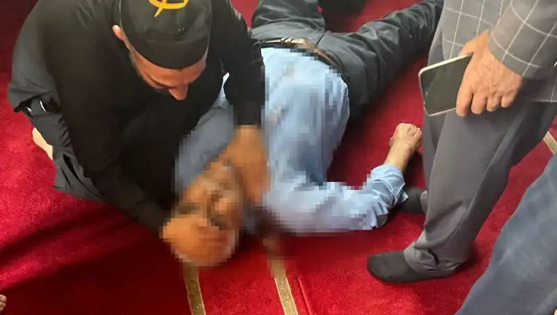 Camide Namaz Kılarken Bıçaklanma Olayı: Detaylar Ortaya Çıktı