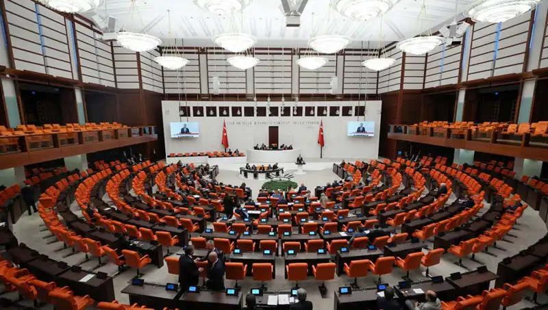 Meclis Başkanı Seçimi: Siyasi Tartışmalar Büyüyor, Gözler Yarınki Oylamada!