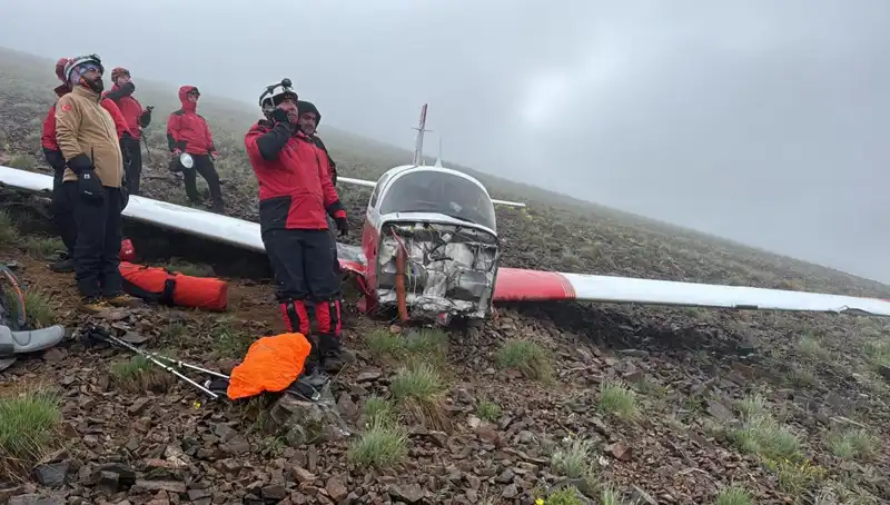 Türk Pilotun Uçak Kazasında Hayatını Kaybetmesi: Kadın Yolcu Hayatta Kaldı