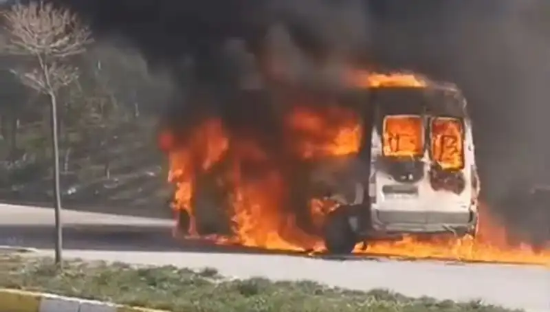 Havalimanı Personel Servisinde Yangın! Olayın Sebepleri Neler?