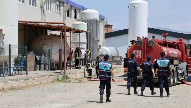 Elazığ'daki Gaz Dolum Tesisinde Meydana Gelen Patlama Korkuttu