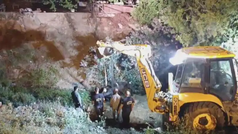 Hatay'da Yürekleri Ağza Getiren İnek Kurtarma Operasyonu