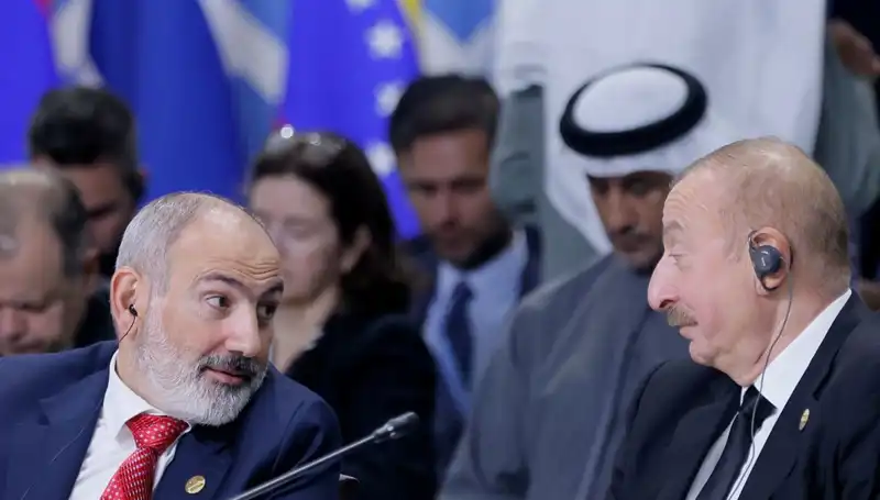 Aliyev ve Paşinyan: Barışın Kapısını Aralayan Tarihi Buluşma
