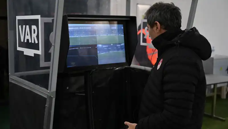 Beşiktaş-Gaziantep FK Maçında Almanya'dan VAR Hakemi Görevlendirildi!