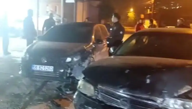 Çevirmeden Kaçarken Kaza Yapan Araç, Nefes Kesen Anlara Sahne Oldu