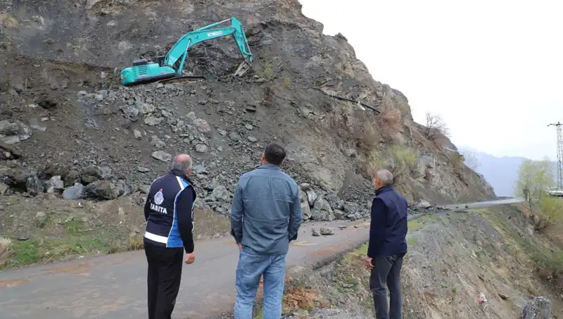 Hakkari’de Kaya Düşmelerine Karşı Alınan Önlemler: Güvenlik Öncelikle