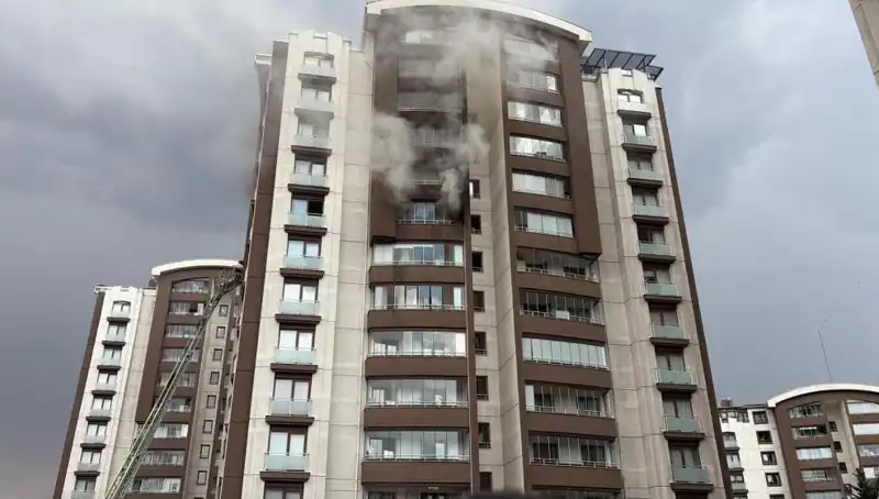Ankara'da 14 Katlı Binada Yangın: Hayat Kurtaran Ani Müdaheleler