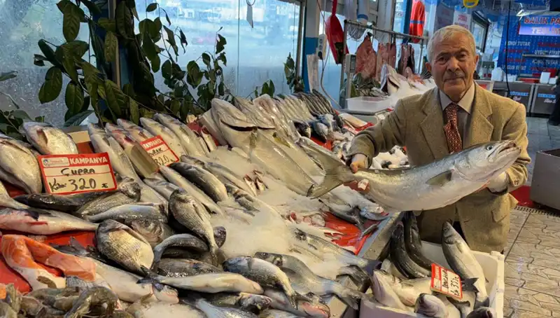 Ramazan'da Tezgahlar Şenlendi: Balık Fiyatları Düşüşte!