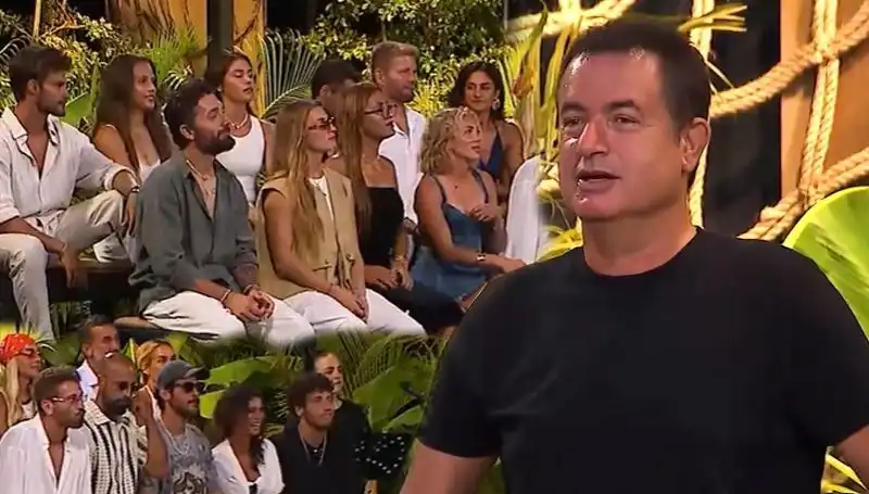 Survivor'da Birleşme Partisi Coşkusu: Şarkı Yarışmasıyla Eğlence Zirveye Çıktı