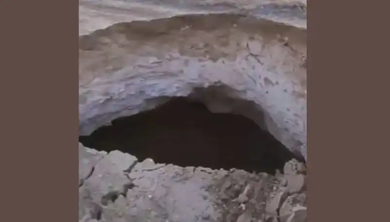 Aksaray'da Endişe Verici Yeni Obruk Oluştu: Nedenleri ve Son Gelişmeler