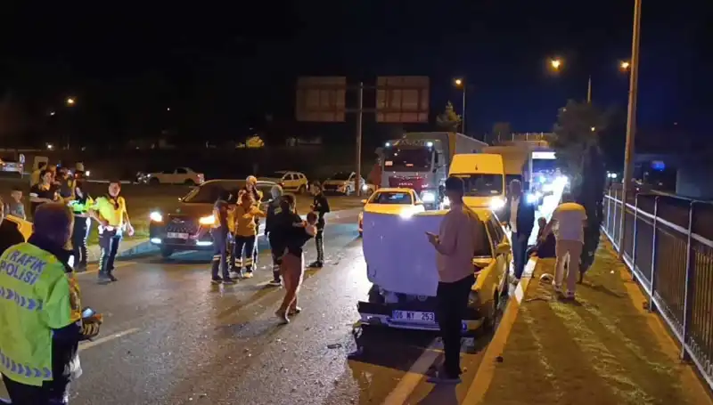 Otoyolda Kural Dışı Geri Dönüş Faciası: İki Çocuk Dört Yaralı